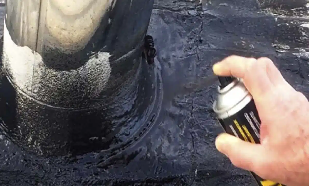 اسپری عایق بندی زیر خودرو